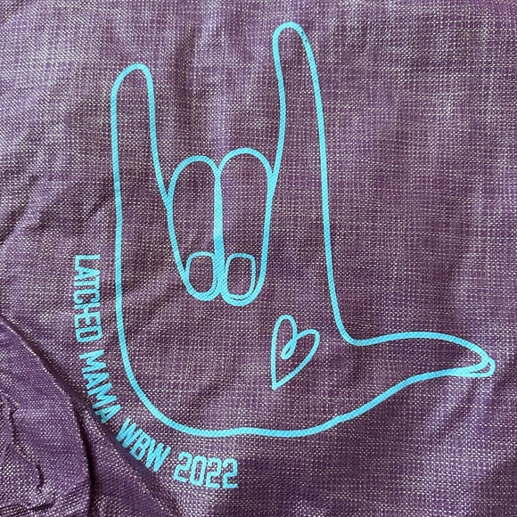 Latched Mama tote bag and accessories, NWT - Picture 3 of 8